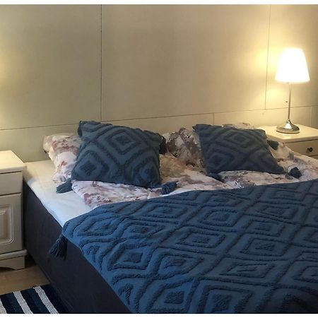 Stor Laegenhet I Elofstorps Missionshus Bed & Breakfast Kristinehamn Eksteriør bilde