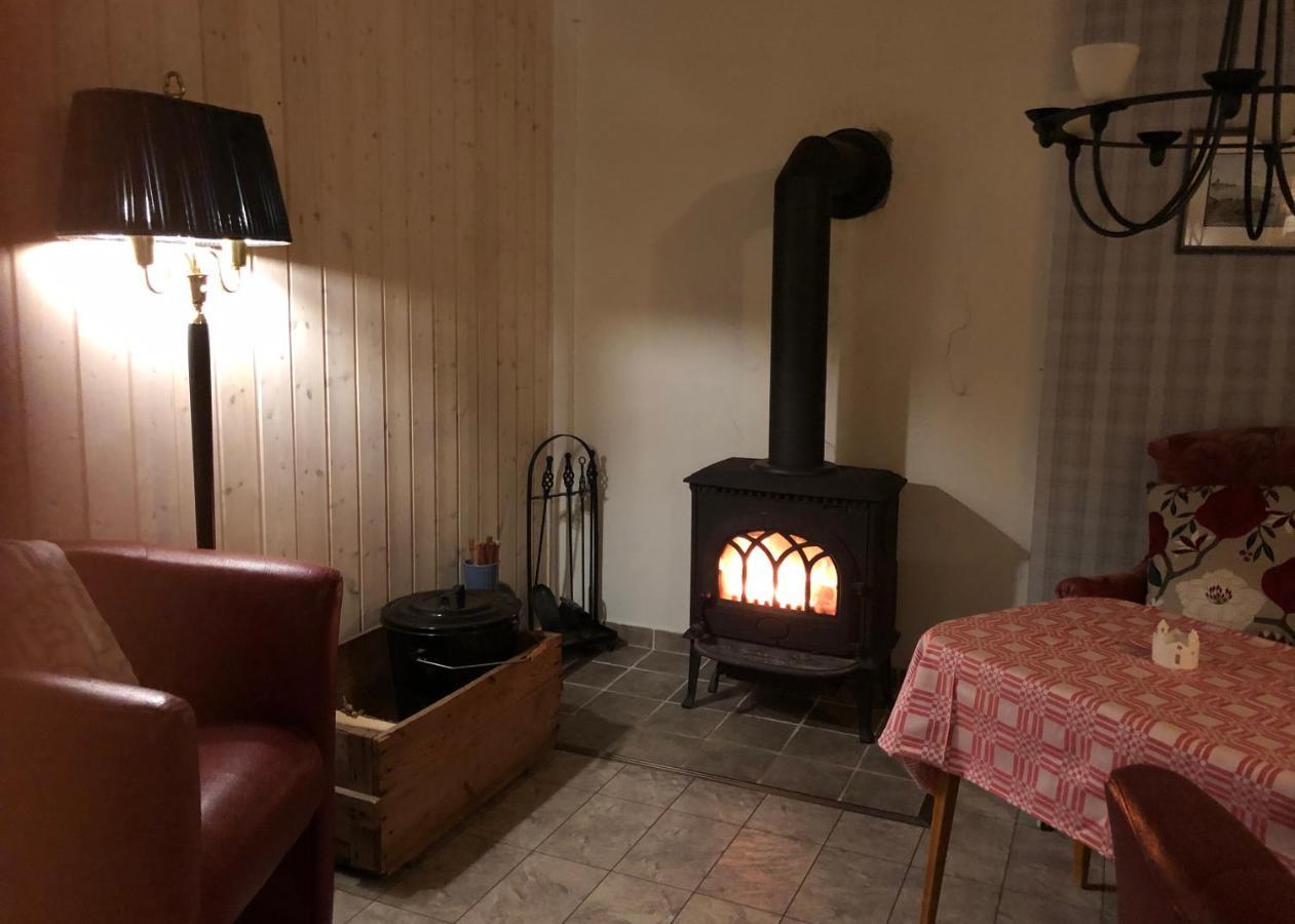 Stor Laegenhet I Elofstorps Missionshus Bed & Breakfast Kristinehamn Eksteriør bilde