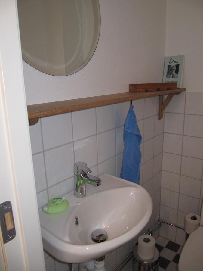 Stor Laegenhet I Elofstorps Missionshus Bed & Breakfast Kristinehamn Eksteriør bilde