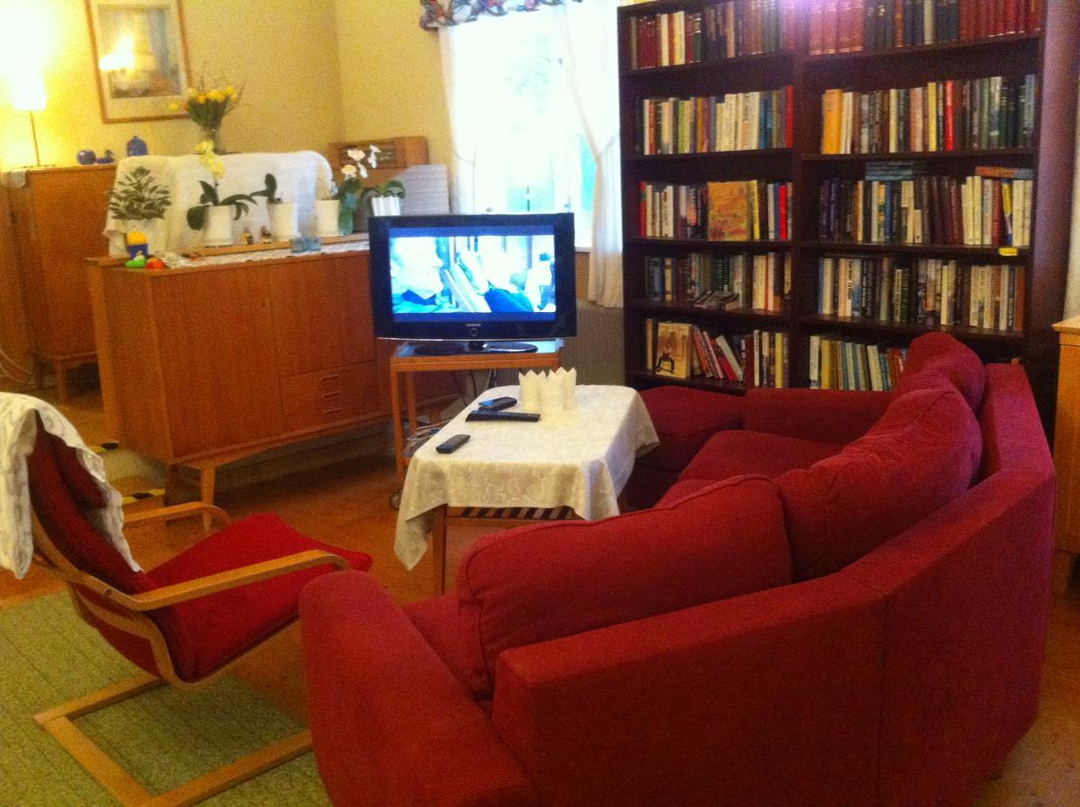 Stor Laegenhet I Elofstorps Missionshus Bed & Breakfast Kristinehamn Eksteriør bilde