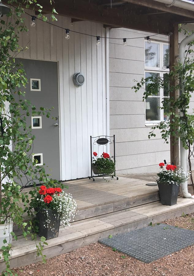 Stor Laegenhet I Elofstorps Missionshus Bed & Breakfast Kristinehamn Eksteriør bilde